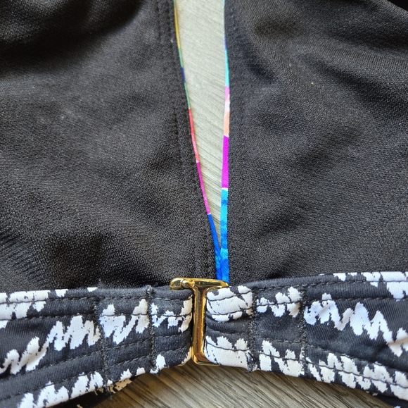 Bar III Medium Halter Black Geometric Feathered Daze Bikini Swimsuit NWT - Picture 9 of 9